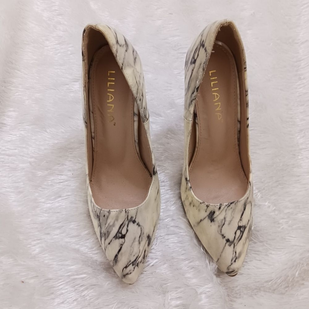 Liliana Black and White Marble Print Heels size 8.5
